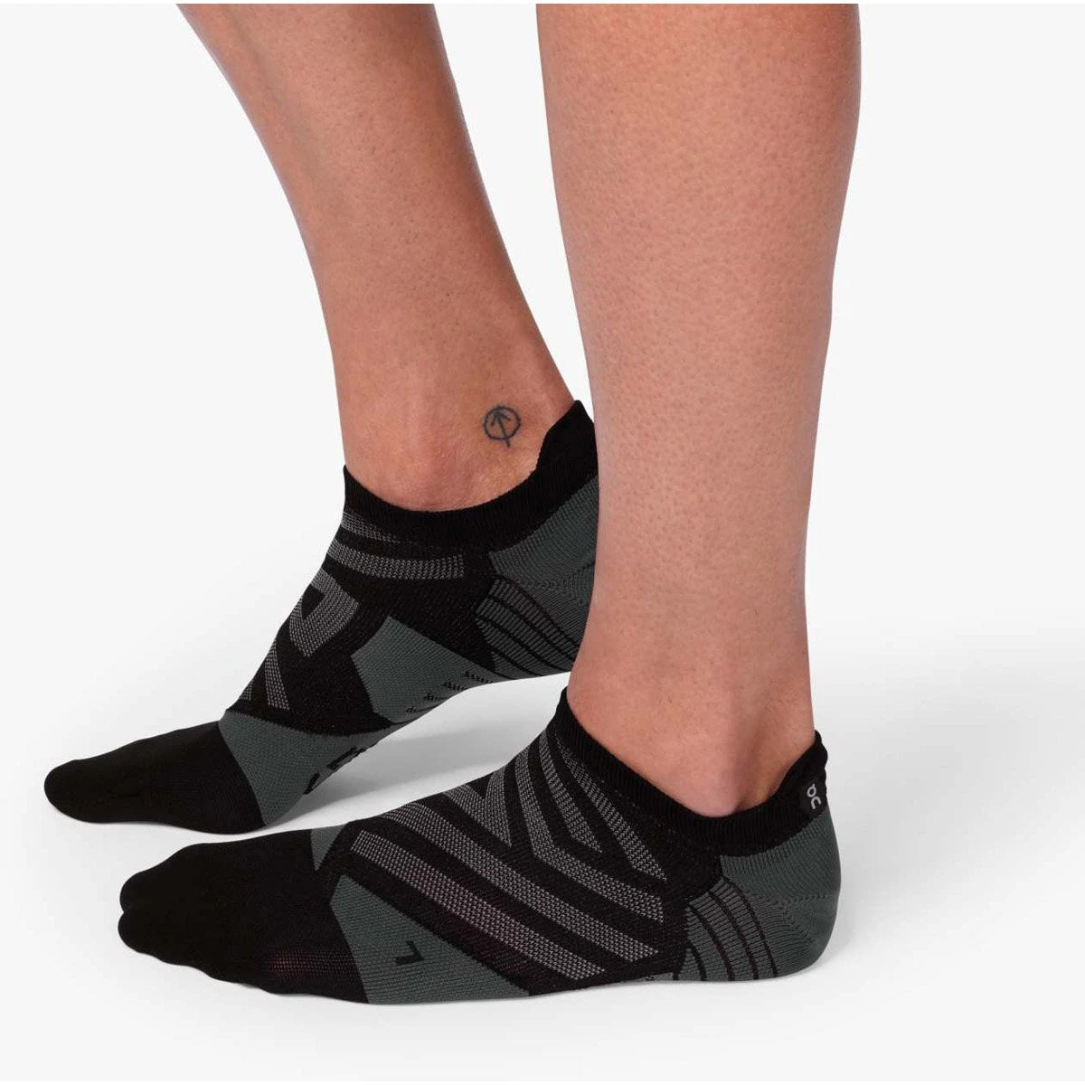 On Running Men's Low Sock - Image 2